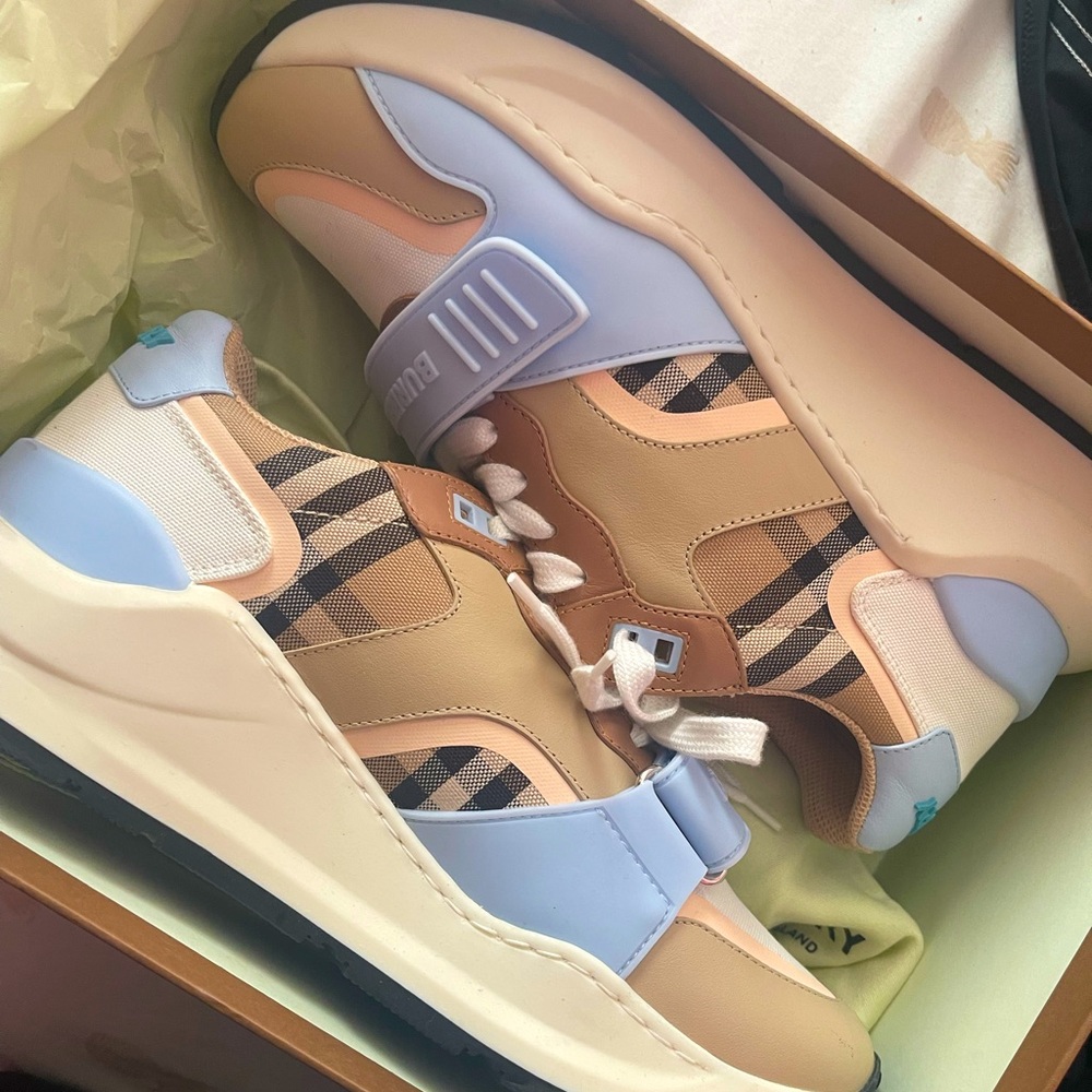 Burberry shoes